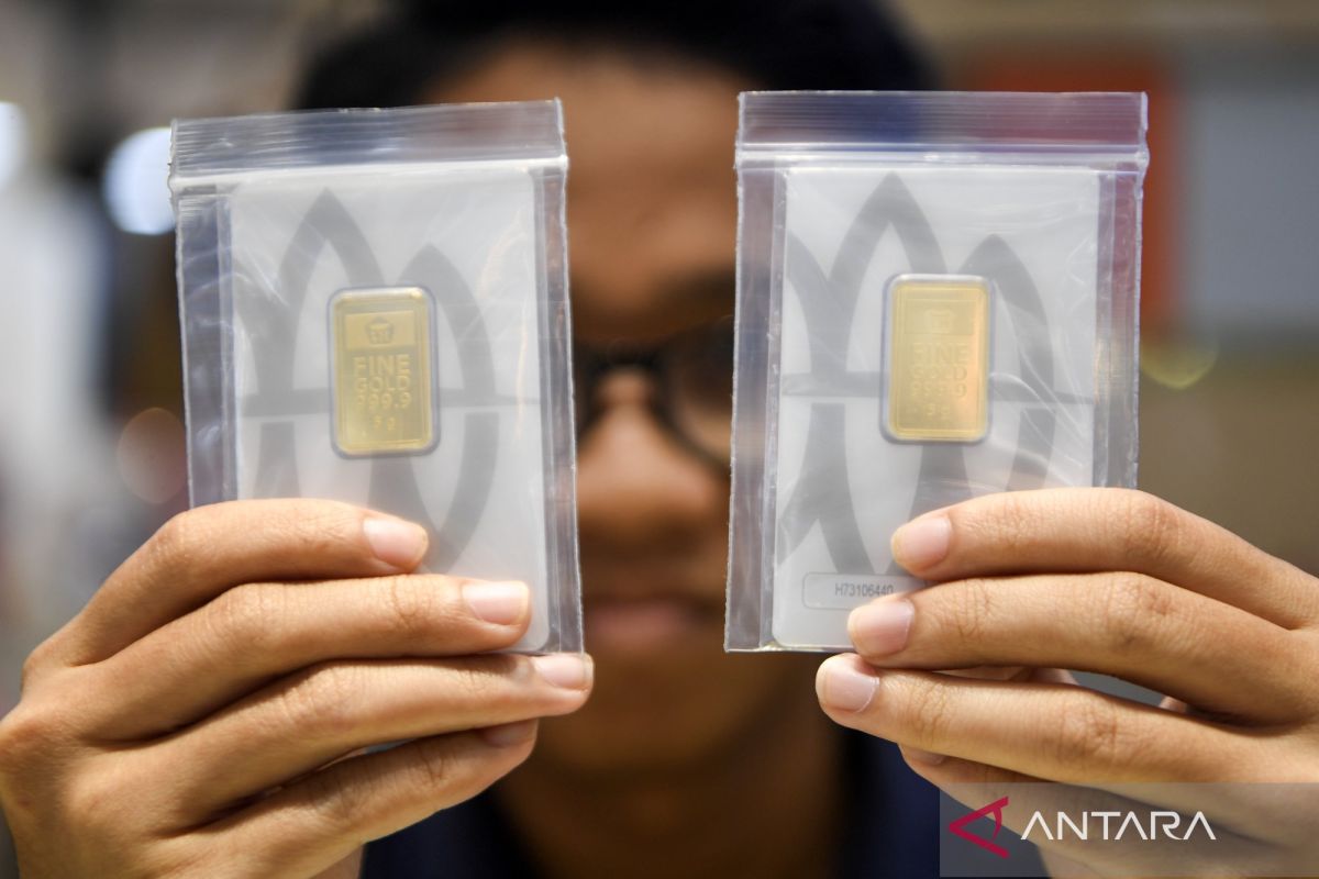 Harga Emas Antam di Banjarmasin Turun Rp12.000 per Gram, Buyback Ikut Melemah ke Rp2,346 Juta