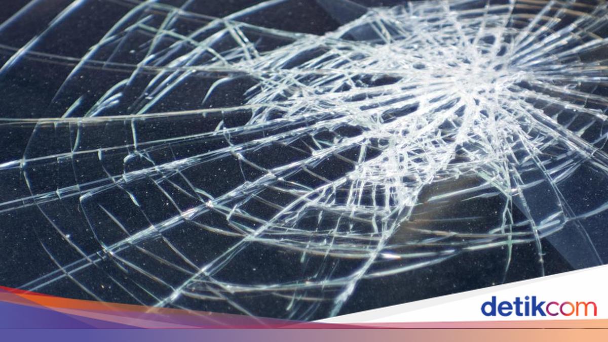 Kecelakaan Tol Jagorawi: Toyota Raize Terguling Usai Tabrak BYD di Km 39, Sopir Diduga Kurang Konsentrasi