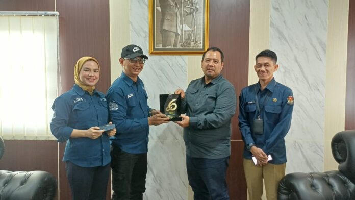 KPU Kaltim Terima Penghargaan dari Media Kaltim Atas Komitmen Transparansi Informasi Publik
