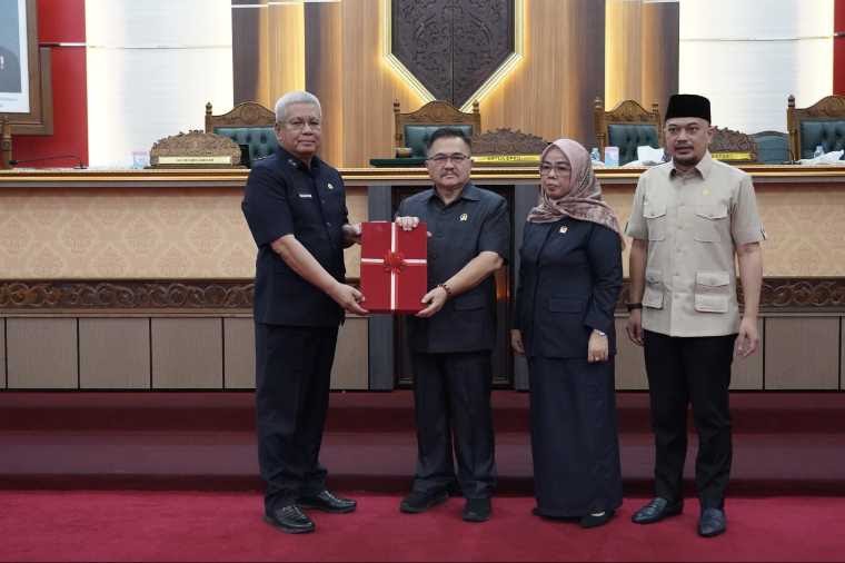 Pemprov Kalbar Ajukan Raperda Pajak dan Retribusi, Atur Iuran Pertambangan Rakyat hingga Tarif Baru