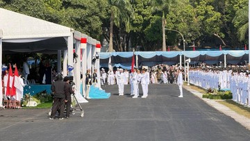 Prabowo Lantik 1.204 Pamong Praja Muda IPDN, Pimpin Langsung Pengucapan Ikrar Pengabdian