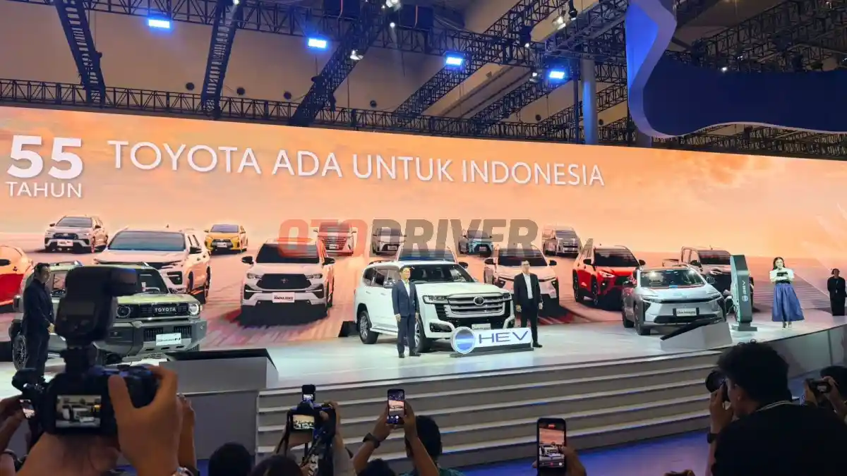 Toyota Land Cruiser 300 Hybrid dan bZ4X Touring Resmi Meluncur di GIIAS 2026, Harga Rp 889 Juta hingga Rp 2,8 Miliar