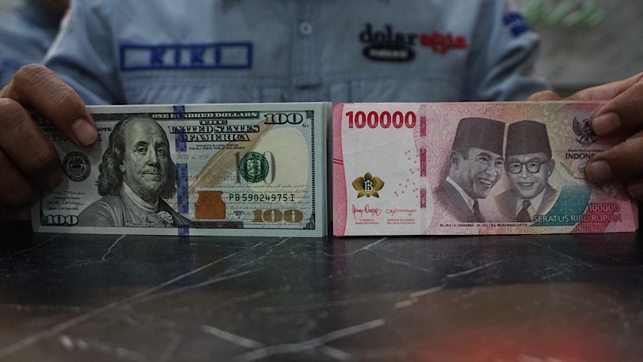 Rupiah Melemah 0,34% ke Rp18.067, Terburuk di Asia Setelah Pengunduran Diri Perry Warjiyo