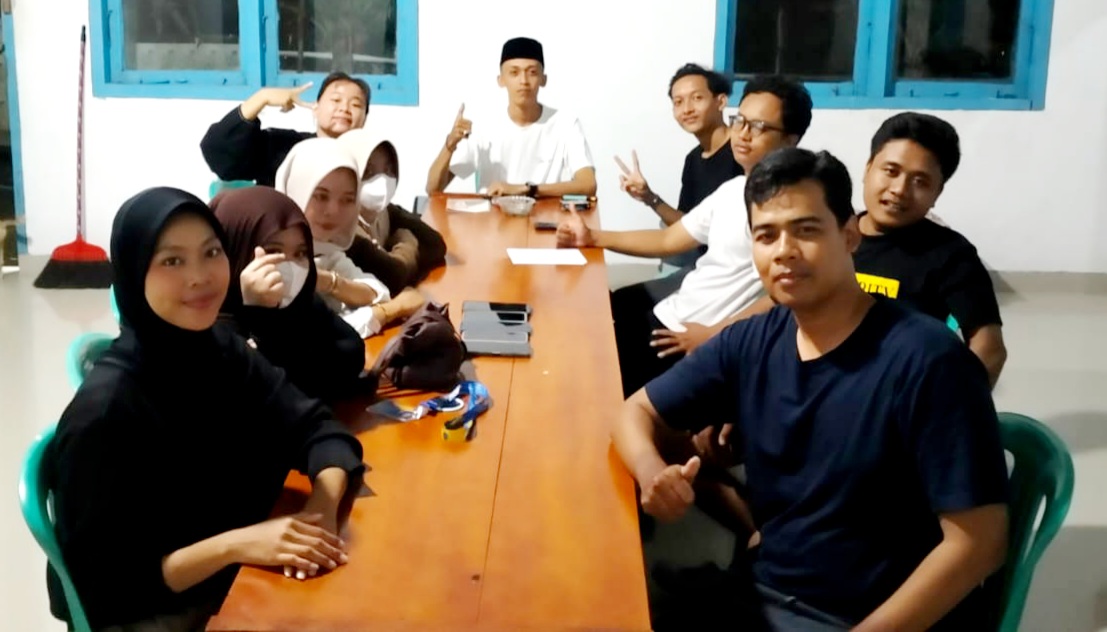 Bakal Calon Kepalo Tiyuh Karta Tanjung Selatan Mega Saputra Ikut Evaluasi KKN Mahasiswa, Bahas Potensi dan Inovasi Desa di Tulang Bawang Barat