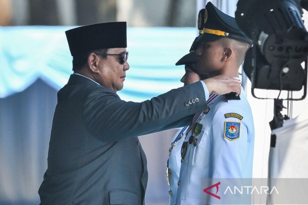 Presiden Prabowo Resmi Melantik 1.404 Pamong Praja IPDN di Jatinangor Sumedang