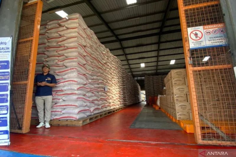 Stok Beras Bulog Jawa Barat Tembus 847 Ribu Ton, Petani Diuntungkan Harga Pembelian Pemerintah