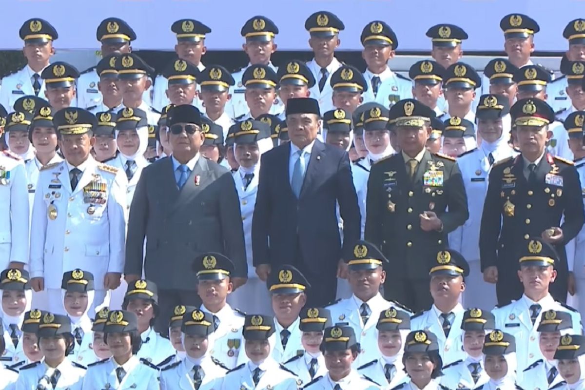 Presiden Prabowo Lantik 1.000 Pamong Praja Muda IPDN, Tekankan Birokrasi Anti-Korupsi
