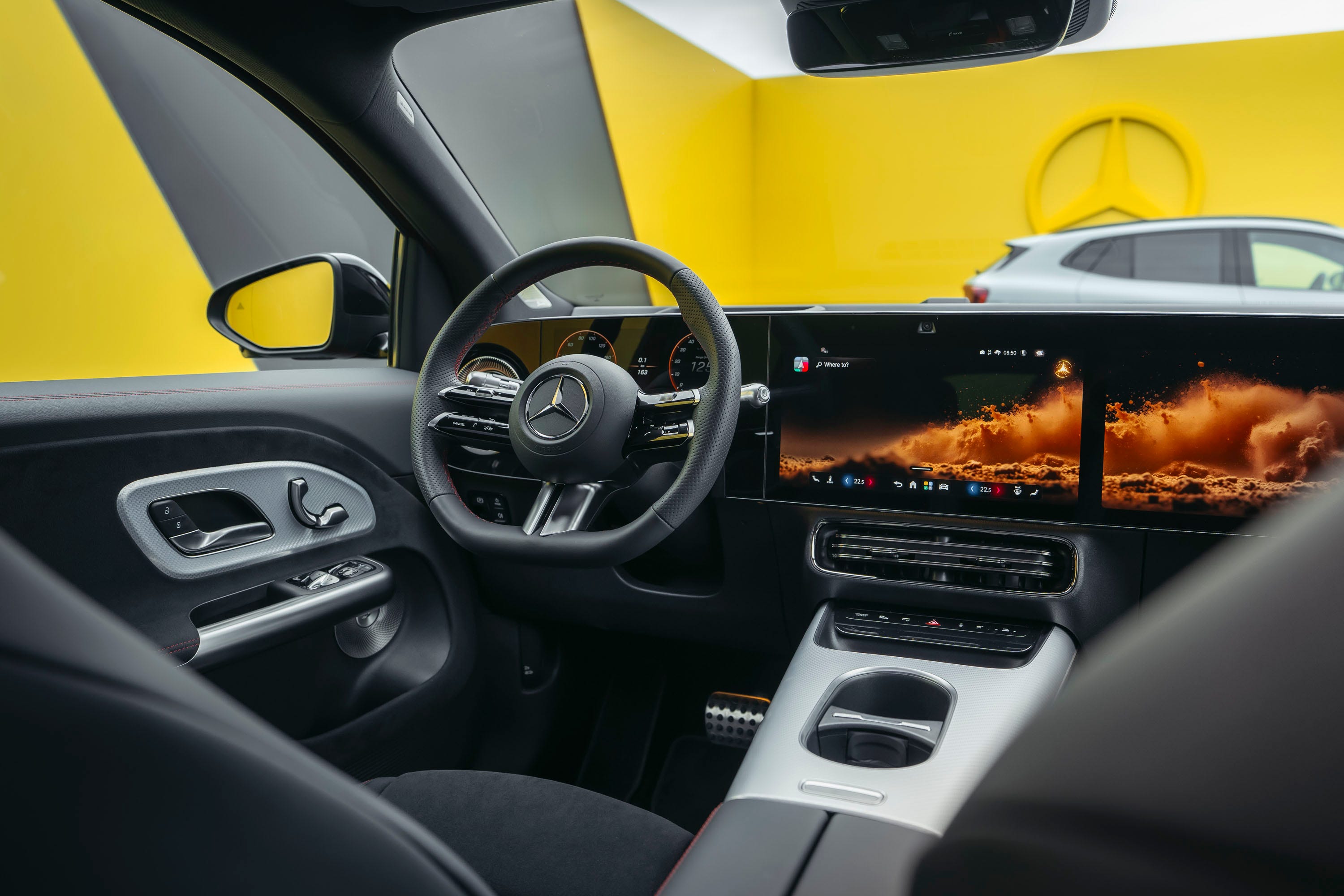 Interior Mercedes-Benz GLA-Class EV 2028 Terlihat, Layar Besar dan Material Ramah Lingkungan Mendominasi