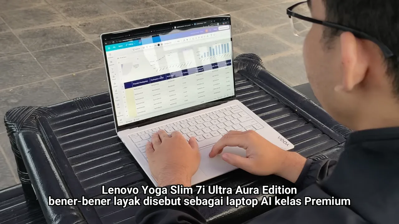 Review Lenovo Yoga Slim 7i Ultra Aura Edition: Bobot 960 Gram, Performa Panther Lake Bikin Melongo
