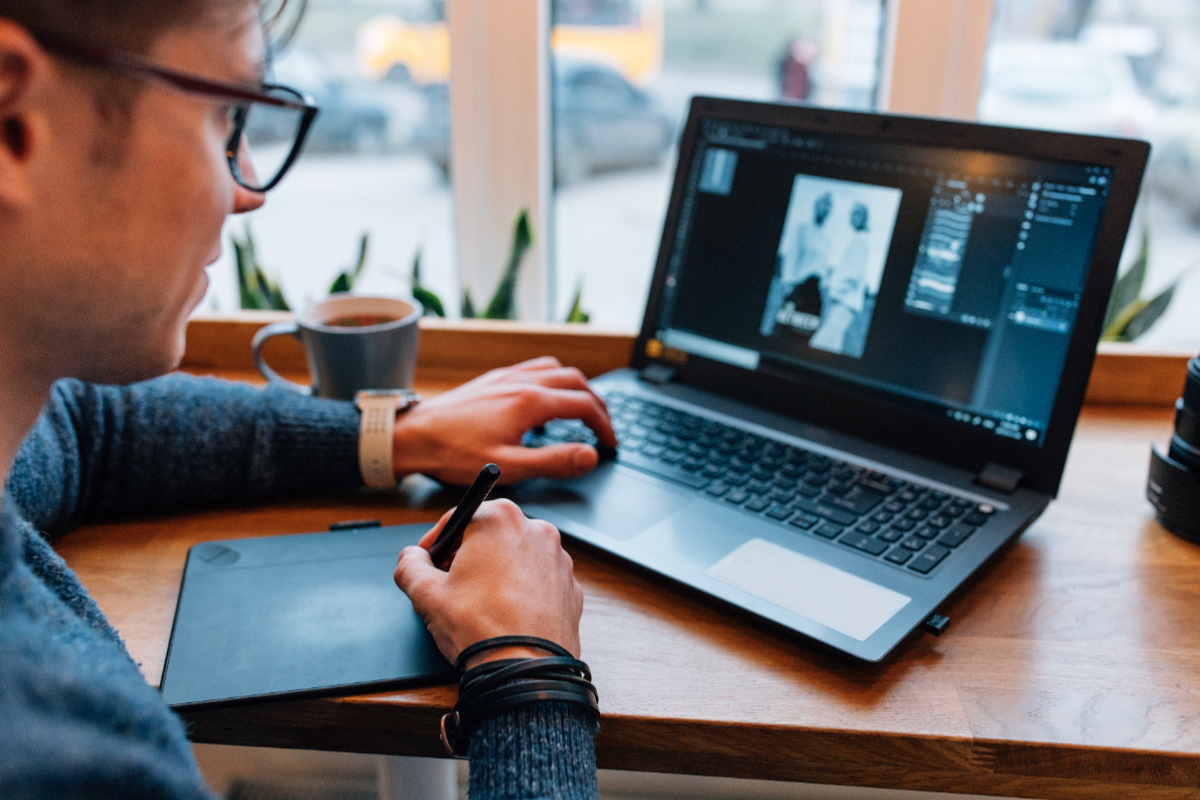 Rekomendasi Laptop Editing Anti Ngelag: MacBook Pro M4 hingga ASUS ProArt untuk Kreator Profesional