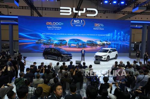 BYD M6 EV Facelift Meluncur di GIIAS 2026, Harga Varian Standard Turun Jadi Rp 395 Juta