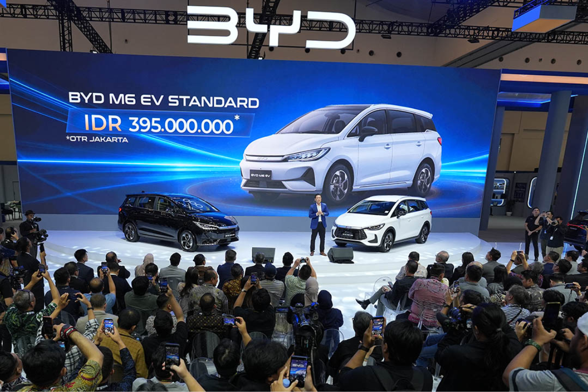 BYD M6 DM dan BYD M6 EV Generasi Terbaru Meluncur di GIIAS 2026, Harga Mulai Rp 400 Jutaan