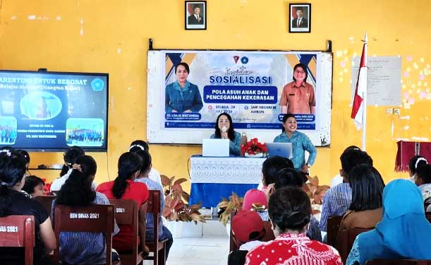 Parenting Remaja di Era Digital: Program BEROBAT dari TP PKK Ambon untuk Orang Tua Hebat