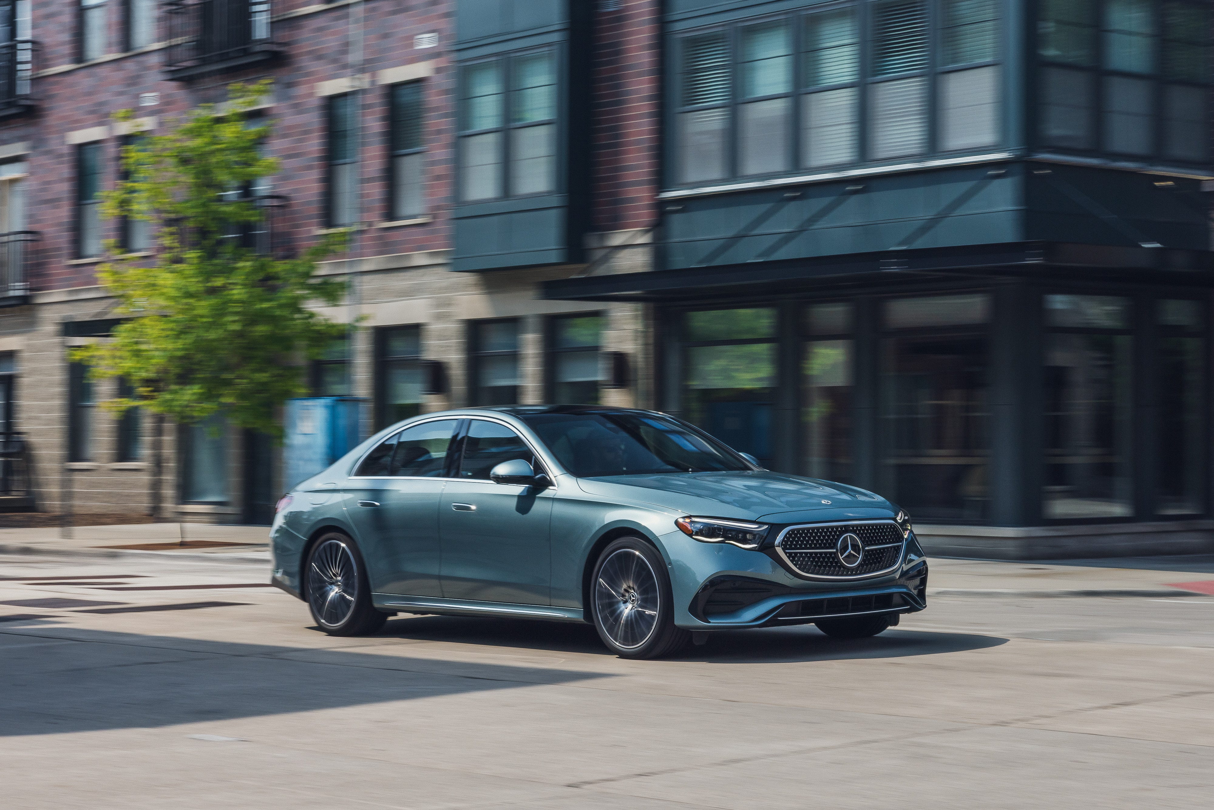 Review Long-Term Mercedes-Benz E450 4Matic 2026: Boros Opsi, Tapi Kenyamanan Tak Tertandingi