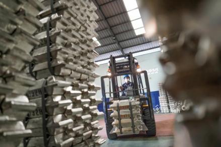 Saham TINS Tembus Rp3.790 usai Laba Semester I-2026 Melonjak, Analis: Masih Ada Ruang Naik