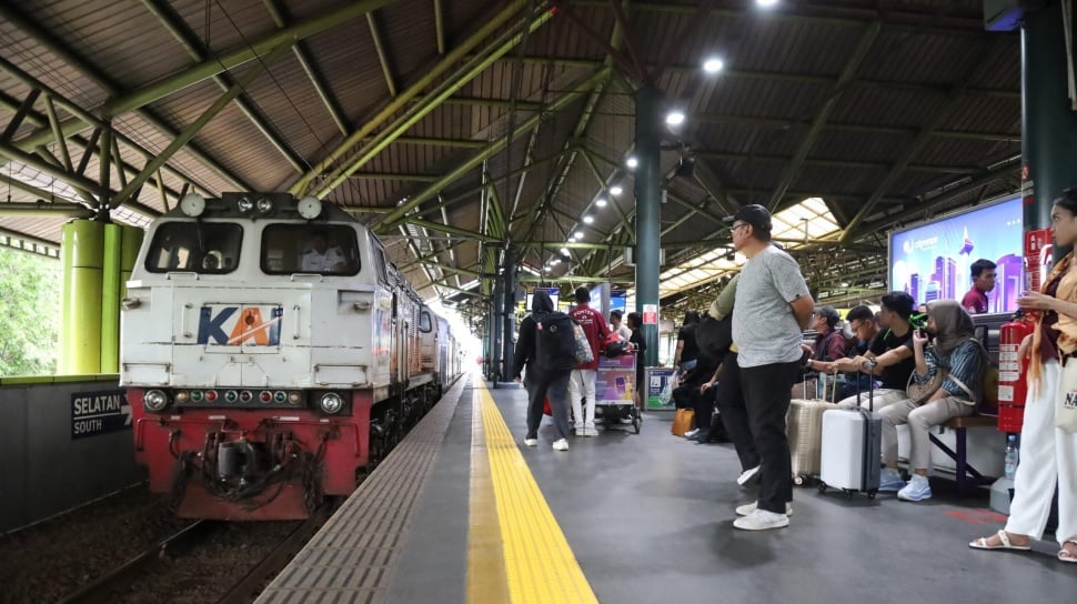 Laba KAI Anjlok 73,9 Persen Jadi Rp305 Miliar, Beban Proyek Kereta Cepat Whoosh Kian Berat