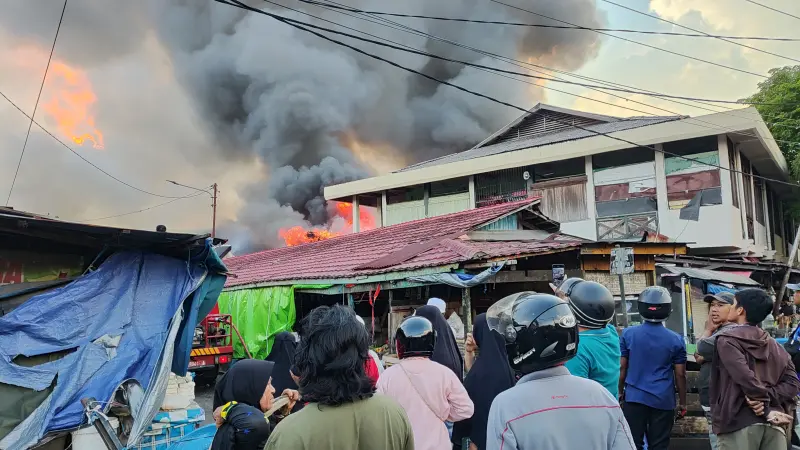 Puluhan Kios Ludes Terbakar di Pasar Sepinggan Balikpapan, Pedagang Rugi Ratusan Juta