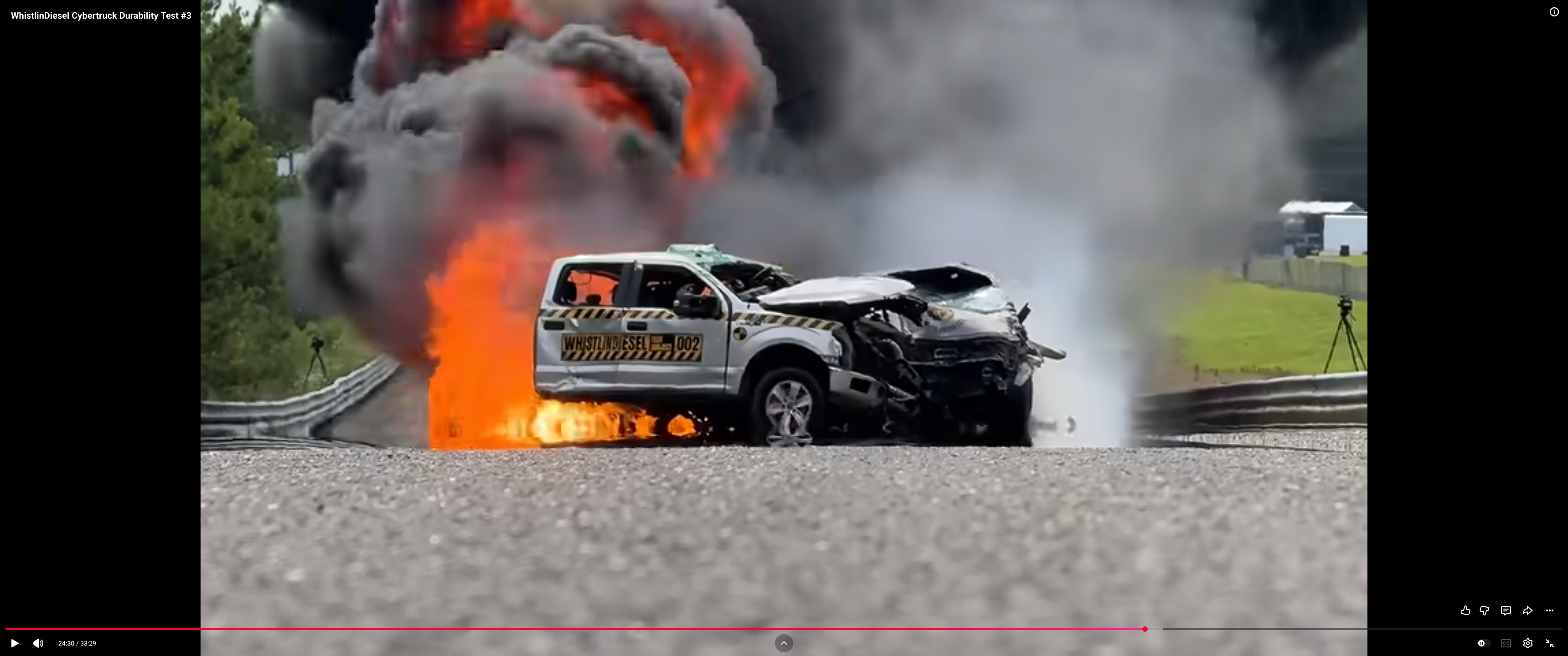 WhistlinDiesel Hancurkan Cybertruck dan F-150 dalam Tabrakan 111 mph, Ini Pemenangnya