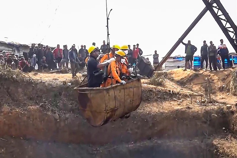 Ledakan Gas Metana di Tambang Pakistan Tewaskan 32 Pekerja, Tim Penyelamat Berjuang Melawan Waktu