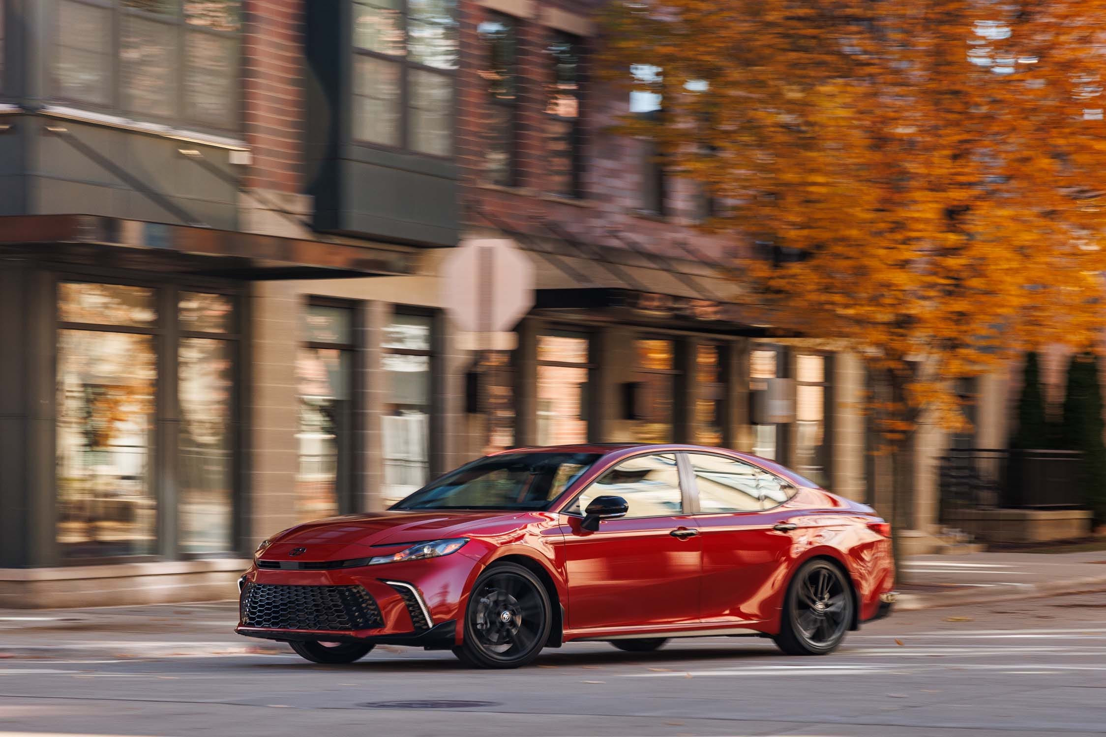 Data California 2026: Hybrid Kalahkan EV, Toyota Camry Jadi Raja Mobil Penumpang