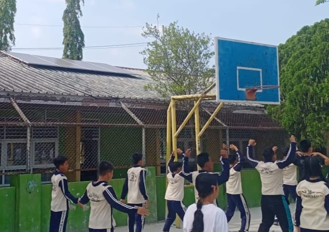 Pertamina NRE Pasang PLTS di Sekolah Riau, 768 Siswa Nikmati Listrik Tenaga Surya