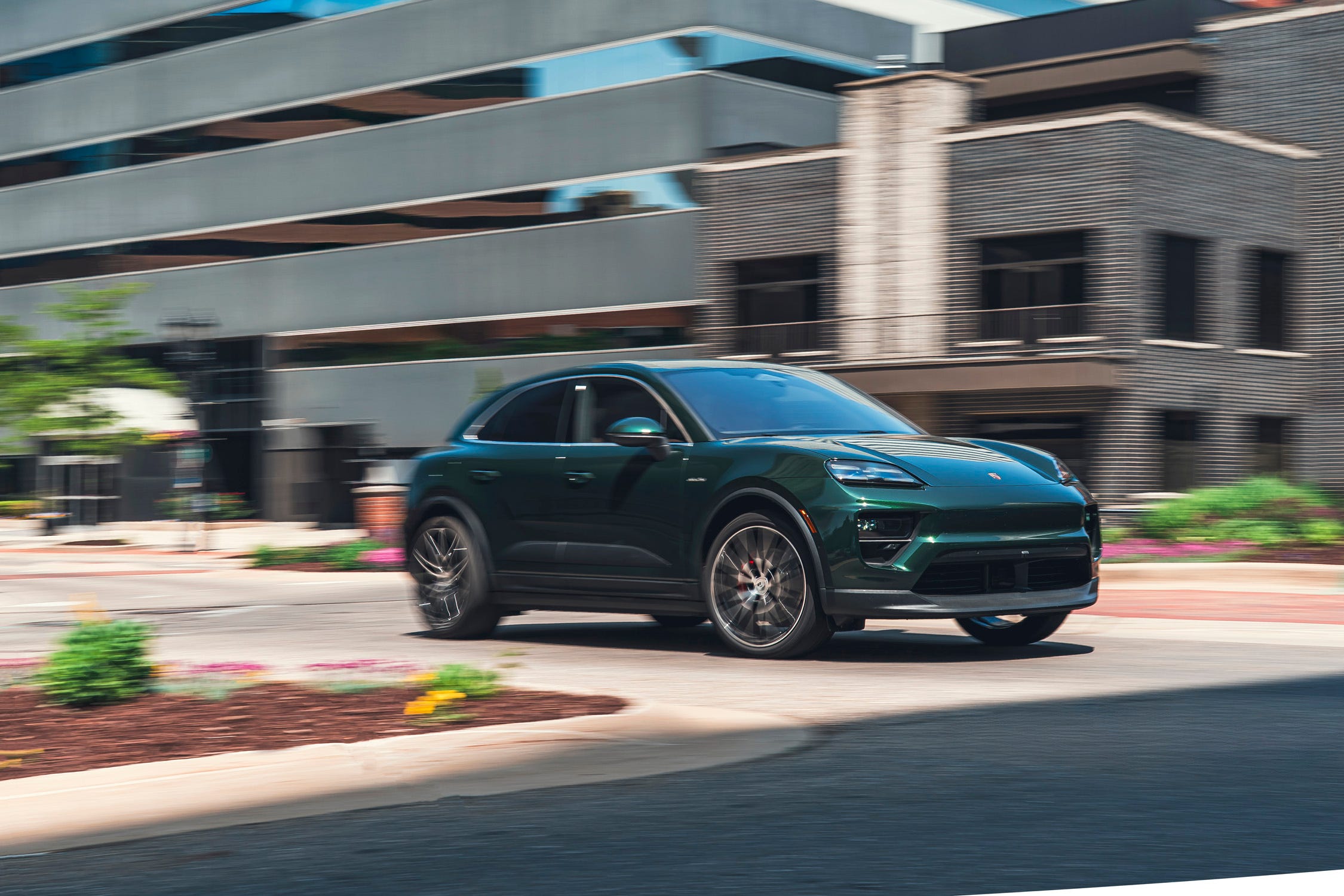 Review Porsche Macan Electric 2027: SUV Listrik yang Tetap Terasa Porsche di Setiap Tikungan