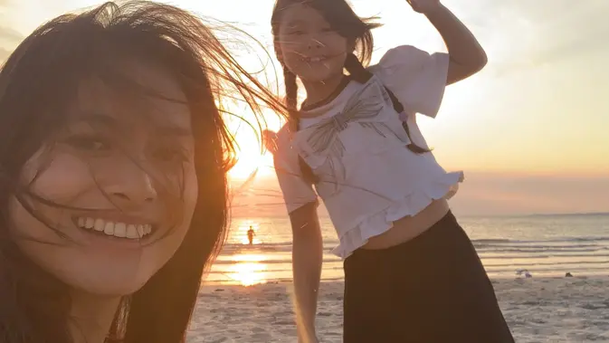 Pola Asuh Anak Lintas Negara: Kisah Acha Septriasa Jalani Co-parenting Indonesia-Australia