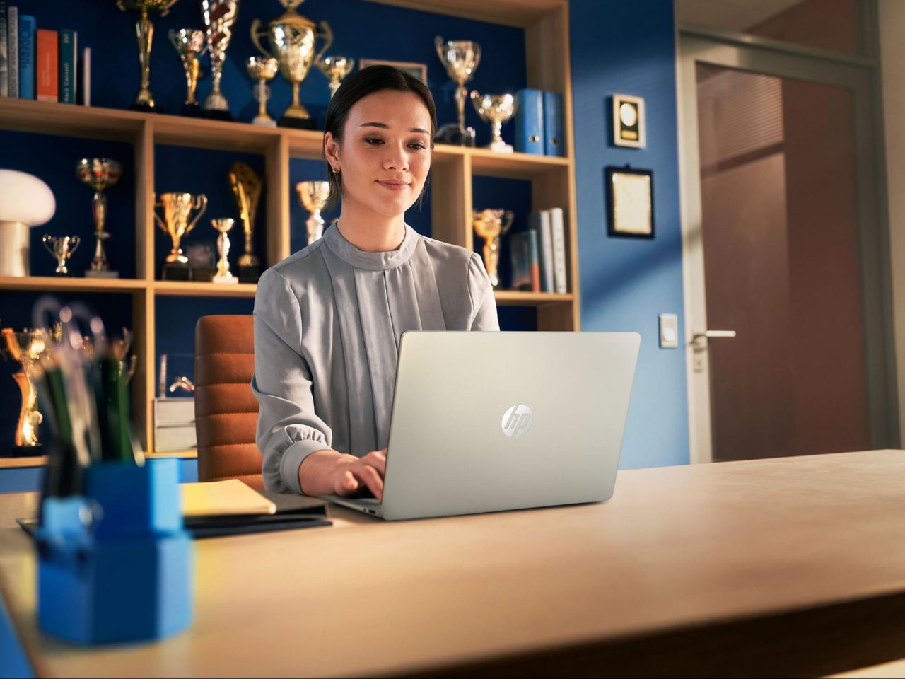HP OmniBook 3 Resmi Meluncur untuk Pelajar, Baterai 41 Jam dan Chip AI Snapdragon X