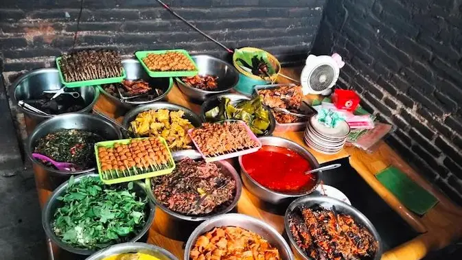 Tradisi Dapur Unik di Indonesia: 6 Tempat Makan Legendaris yang Wajib Dicoba Ibu Muda