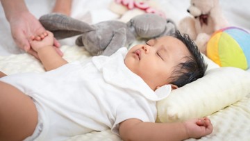 Bantal Anti Peyang untuk Bayi: 7 Merek Terbaik dan Cara Memilih yang Aman