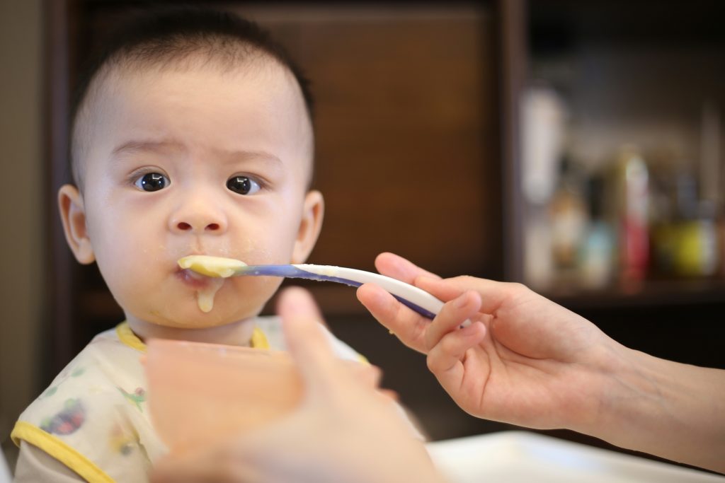 Bayi 8 Hari MPASI Belum Mau Menelan Makanan, Ini yang Perlu Ibu Pahami