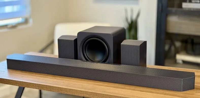 TCL Q95K dan Samsung HW-Q990F Siap Bertarung di Kelas Soundbar Premium 2026