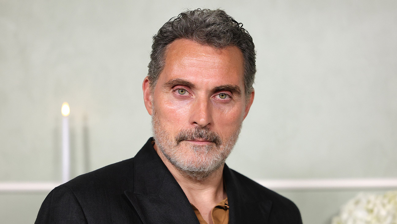Rufus Sewell Raih Nominasi Emmy Perdana untuk The Diplomat, Ungkap Perubahan Hal Wyler di Musim Ketiga
