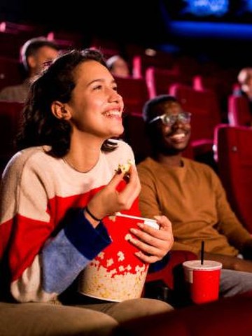 Studi di Inggris: Rutin Nonton Bioskop dan ke Museum Bikin Tubuh Lebih Awet Muda
