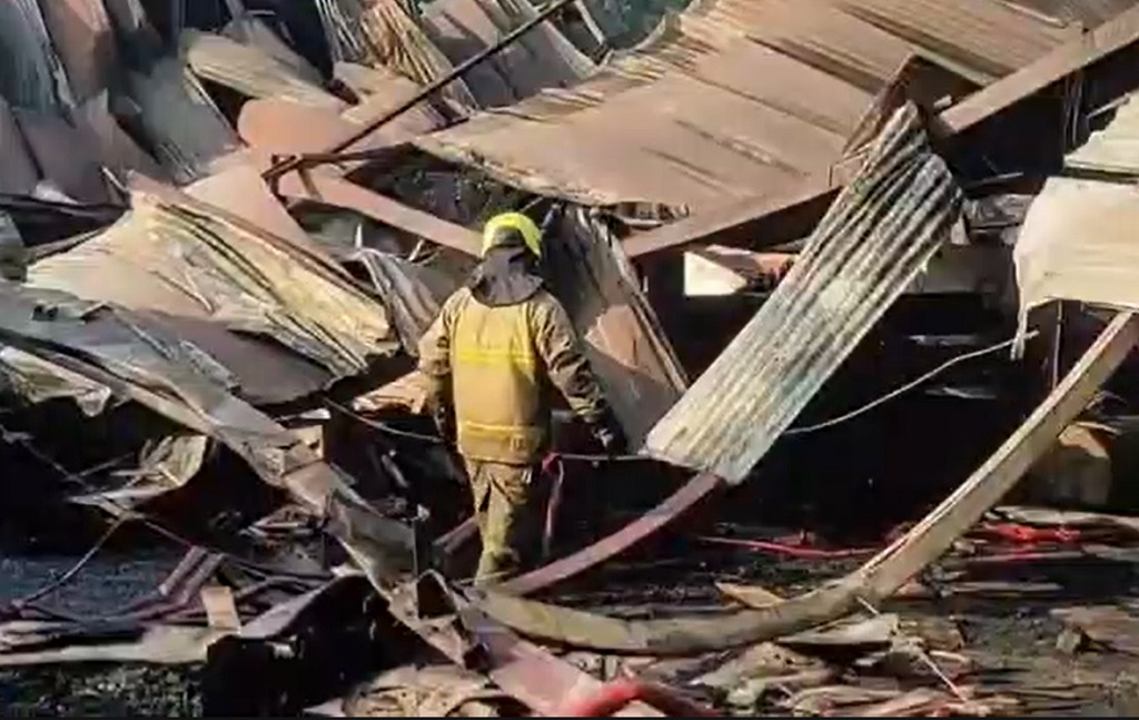 Kebakaran Pabrik Triplek di Tengaran Semarang Hanguskan Separuh Area, 10 Damkar Gabungan Dikerahkan