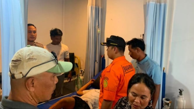 4 Wisatawan Jatuh dari Tebing Pantai Semeti Lombok Tengah saat Selfie, Satu Tewas Terseret Ombak