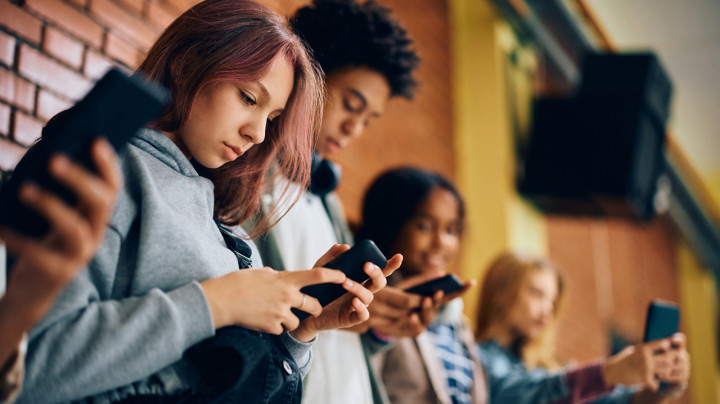 Riset Kaspersky: 52 Persen Gen Z Jadi Korban Serangan Siber, Keamanan Smartphone Masih Lemah
