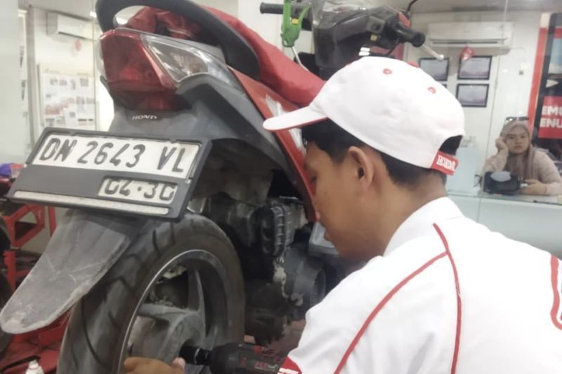 Honda Sulteng Ajak Konsumen Periksa Ban Motor Sebelum Berkendara, Berikut 3 Langkah Mudahnya