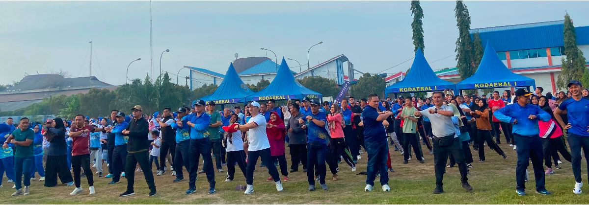 Pelindo Regional 1 Ikut Ramaikan Car Free Day Perdana di Belawan, Hadirkan Senam hingga Bazar UMKM