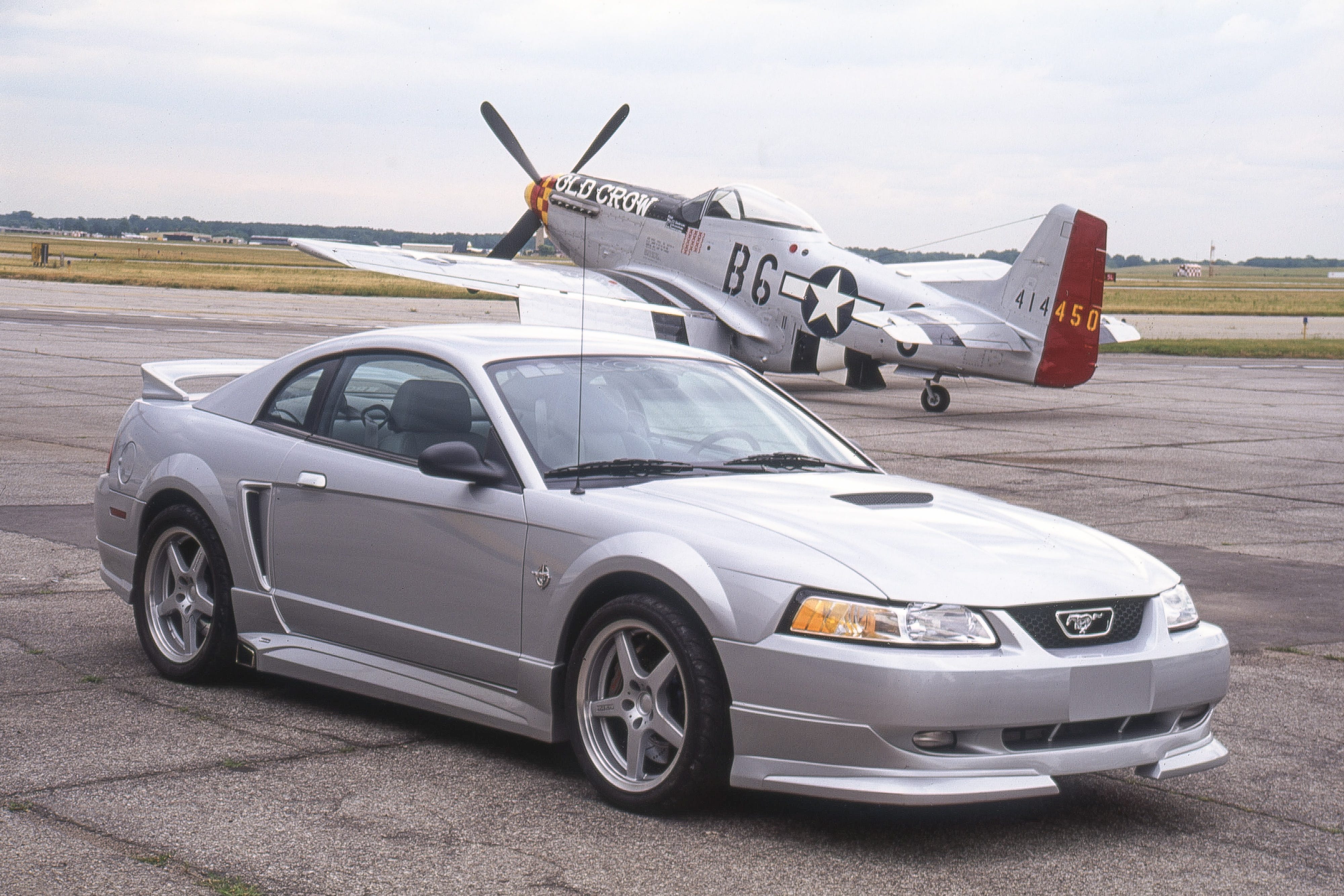 Roush Mustang P-51 vs Mustang Mobil: Ketika Hobi Jack Roush Menembus Awan