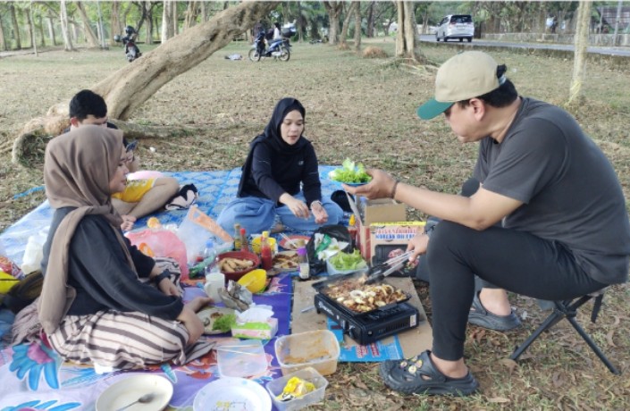 Jakabaring Sport City Palembang Jadi Tempat Piknik dan BBQ Keluarga, Cukup Bawa Tikar dan Alat Panggang