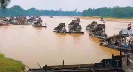 PETI Kembali Beroperasi di Tepi Batanghari Tebo, Warga Curiga Informasi Razia Selalu Bocor