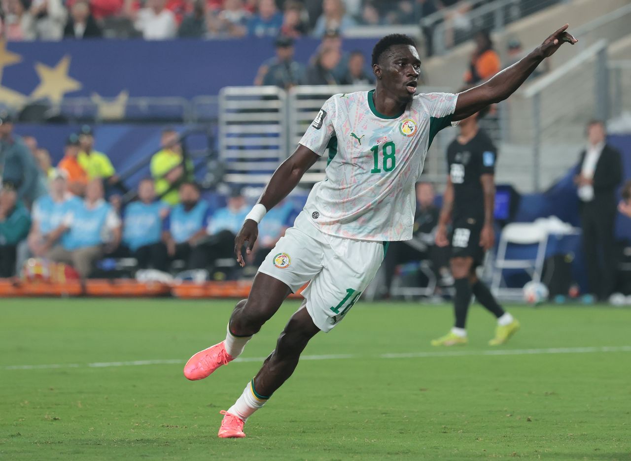 Manchester United Gagal Amankan Ismaila Sarr, Fenerbahce Kunci Kesepakatan dalam Hitungan Jam