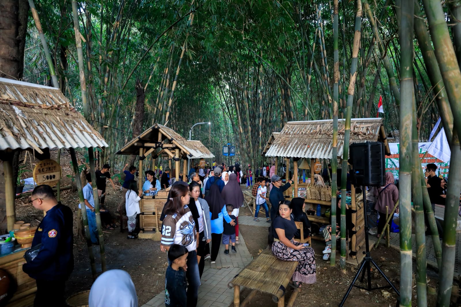 Padaringan Leuweung Awi Cisurupan Resmi Dibuka, Wisata Hutan Bambu dengan Transaksi Koin Kayu di Bandung Timur