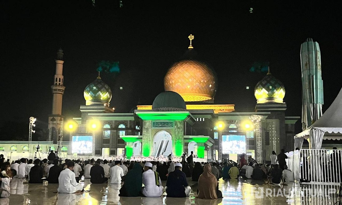 Habib Syech Doakan Riau Makin Maju di Hari Jadi ke-69, Plt Gubri Titip Doa agar Dijauhkan dari Bencana