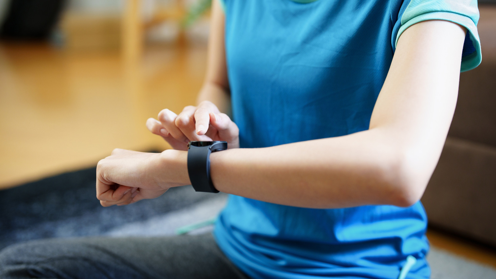 Smartwatch vs Smart Ring untuk Lacak Kesehatan: Mana yang Lebih Tepat Menjadi Pendamping Harianmu?