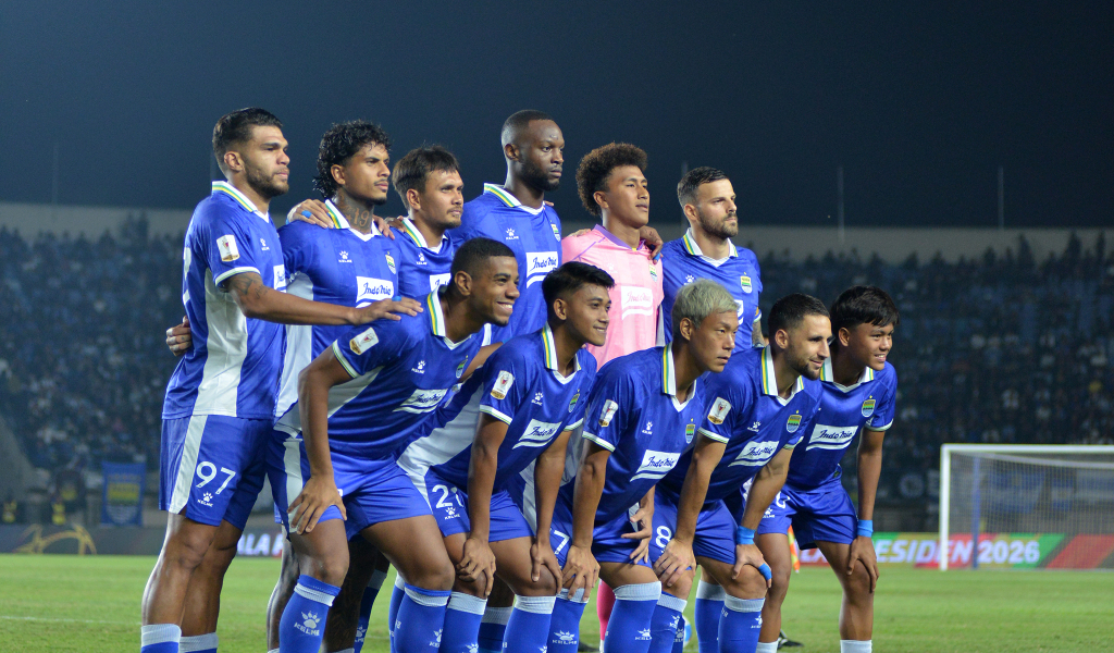 Rekor Tanpa Kebobolan Persib Diuji Persija, Adam Alis Ingatkan Ancaman Serangan Balik Macan Kemayoran
