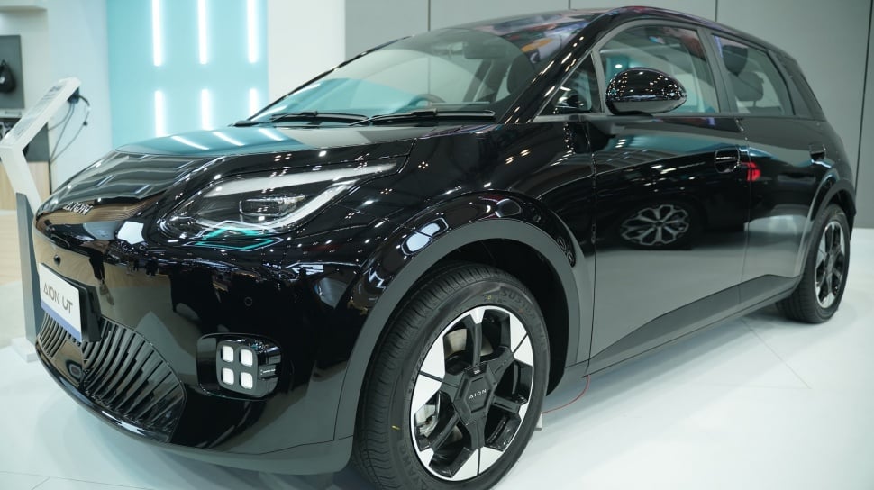 AION UT Black Melantai di GIIAS 2026: Harga Rp 299 Juta, Baterai 60 kWh Premium di Kelasnya