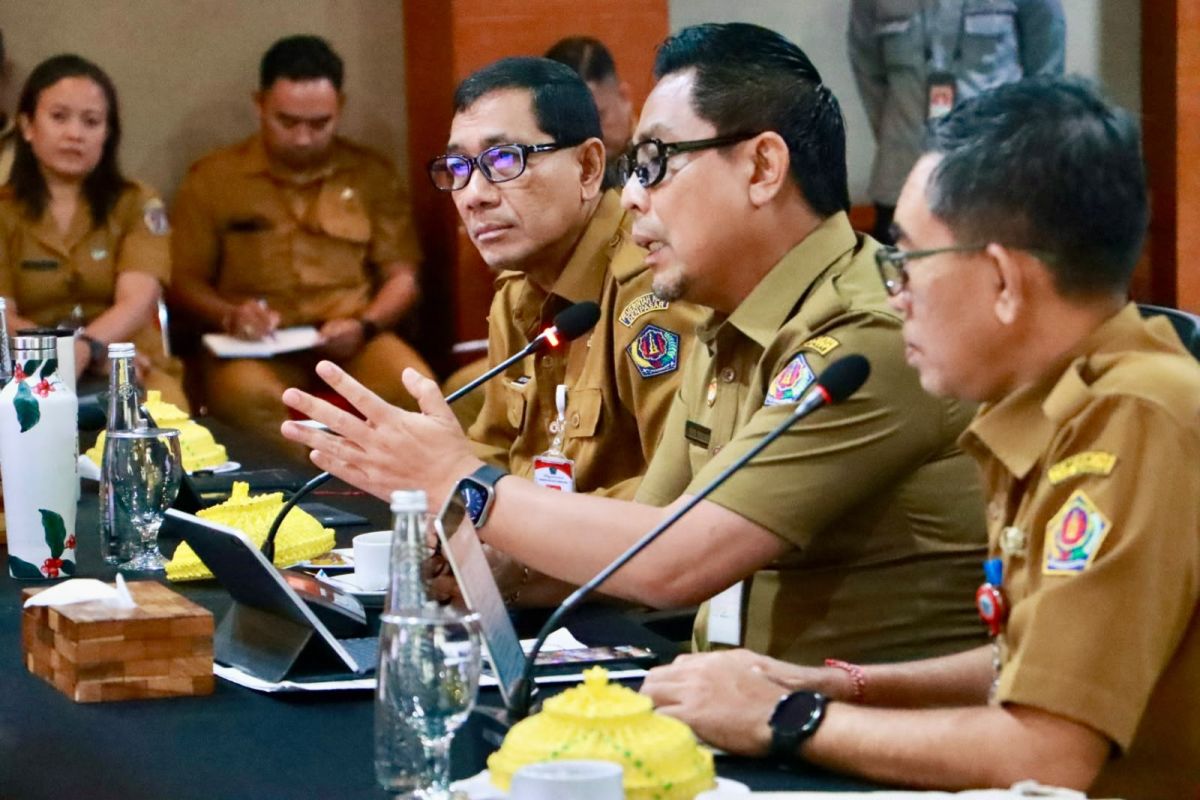 Pemkot Denpasar Andalkan Balai Banjar dan Desa Percepat Pendataan 90 Ribu KK Perlinsos, Capai 35 Ribu dalam Sepekan
