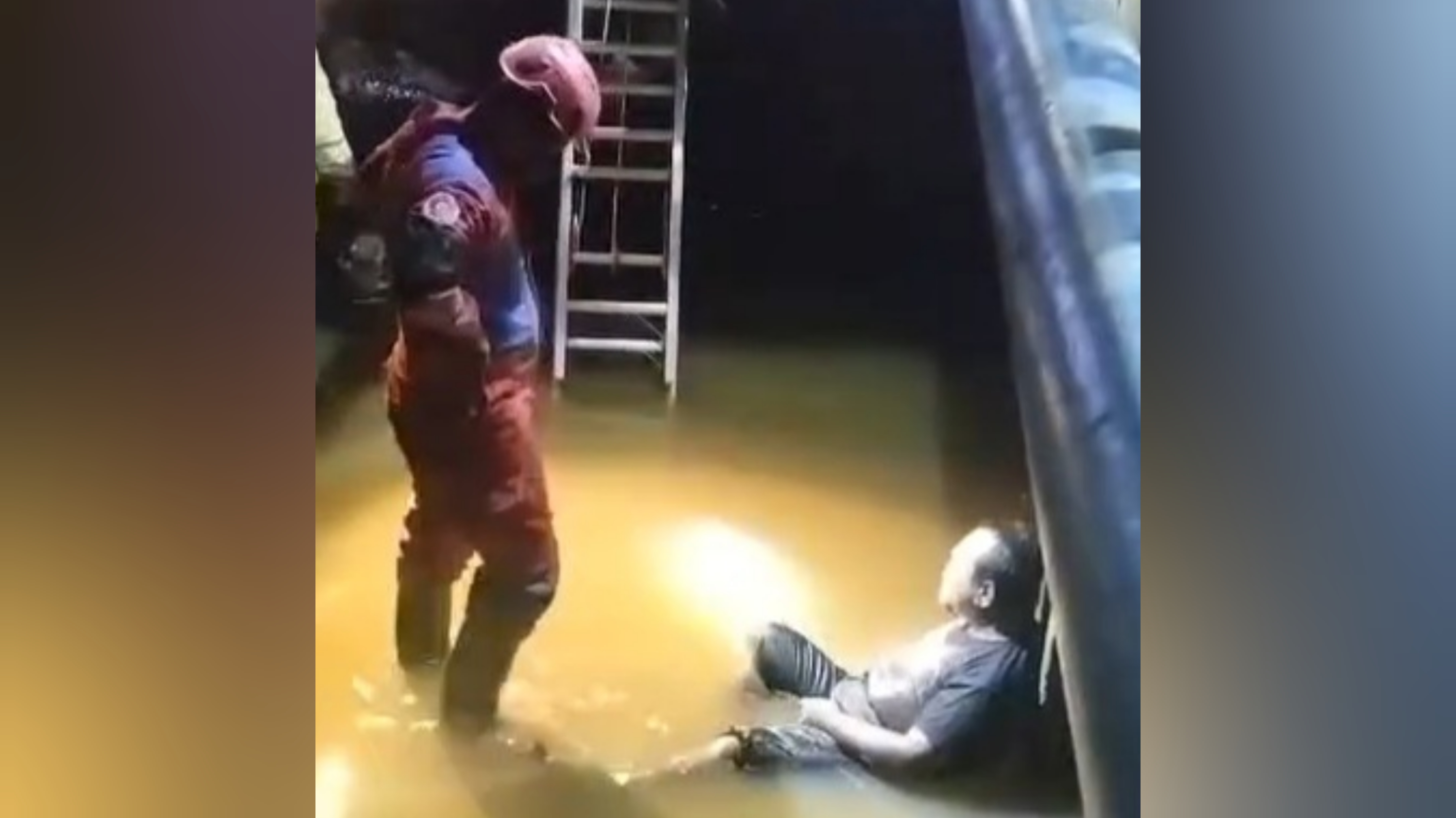 ODGJ di Nunukan Nekat Lompat ke Sungai dari Jembatan 3 Meter, Tim Damkar 30 Menit Bujuk agar Mau Dievakuasi